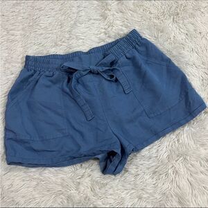 Joe B blue shorts L
